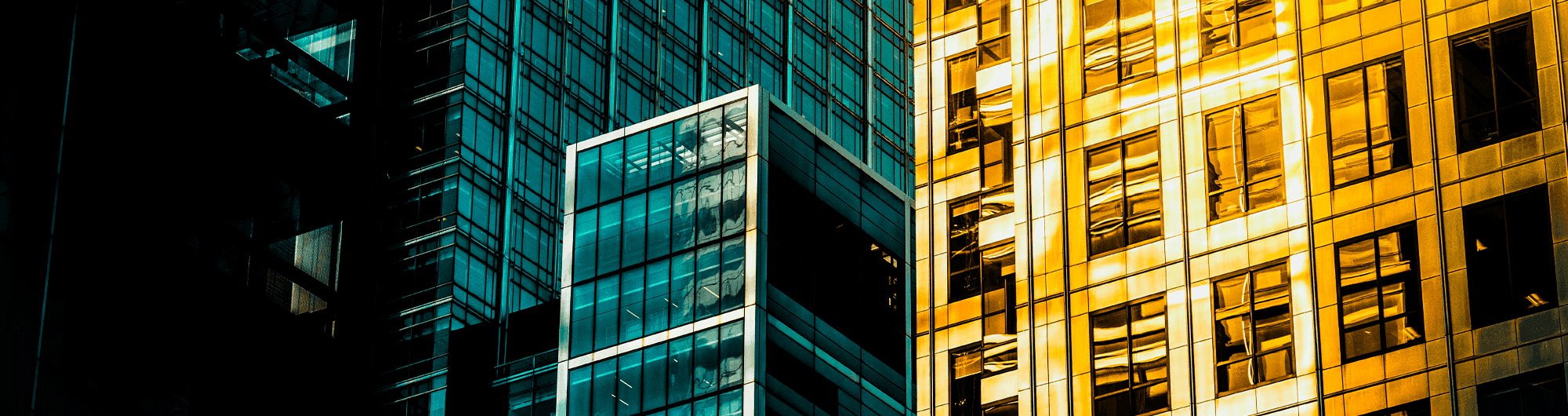 prédios em azul e amarelo 