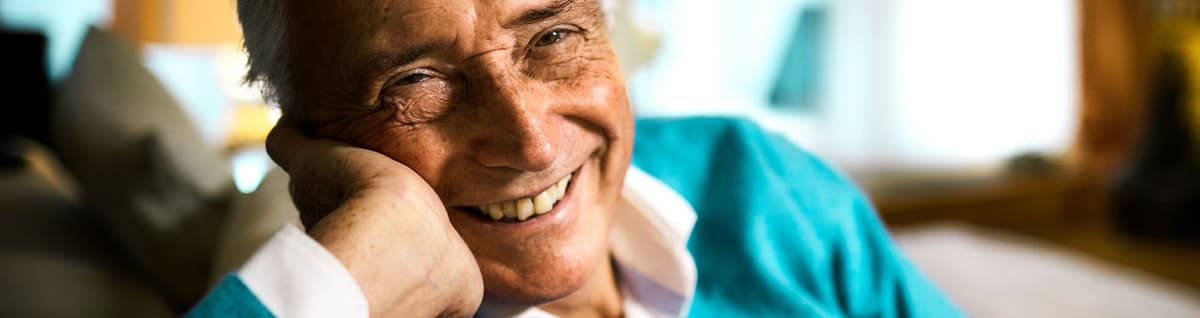 idoso sorrindo