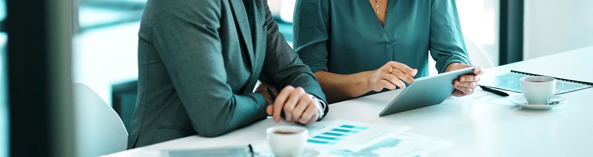 reunião pessoas escritório