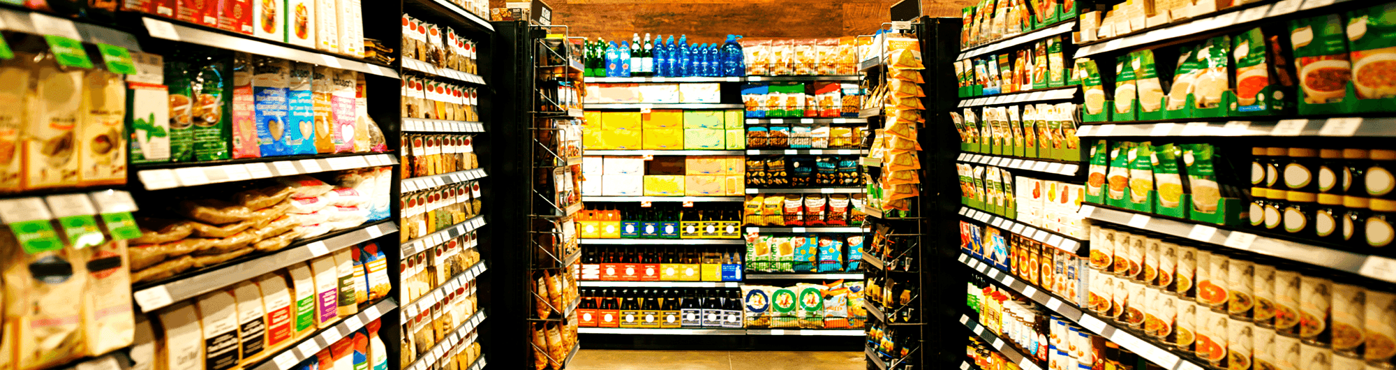 prateleira de alimentos em mercado