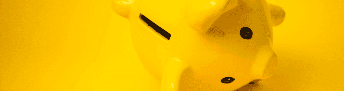 cofre de moedas em formato de porco amarelo