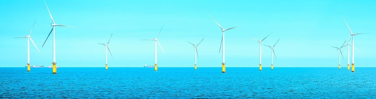 postes de energia eolica em alto mar