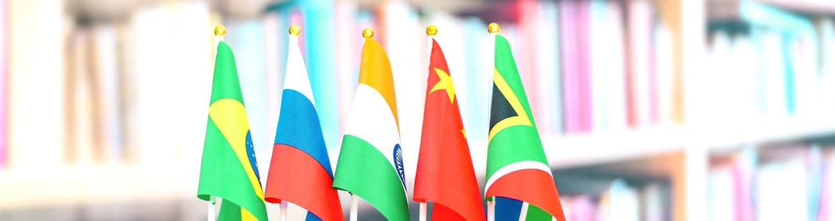 bandeiras do brics posicionadas lado a lado