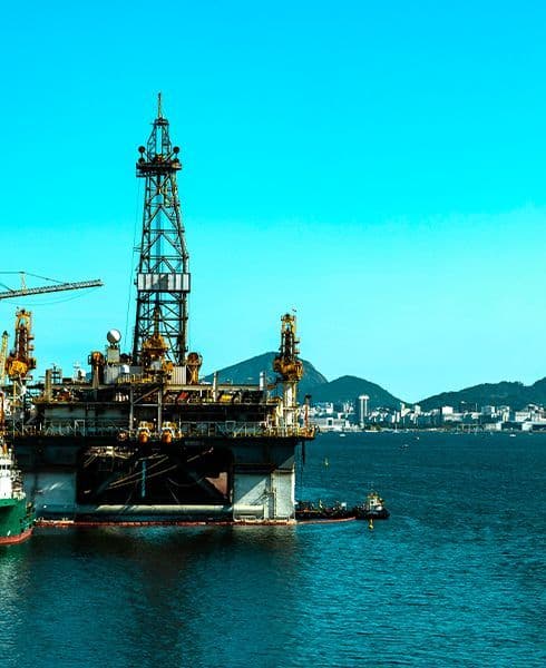 plataforma de petroleo sob o mar